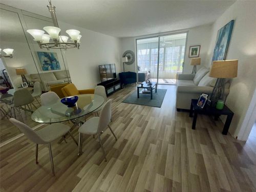 206-5860 Nw 64th Ave, Tamarac, FL, 33319-2294 | Card Image