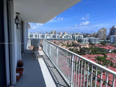 1903E - 2851 Ne 183rd St, Condo with 3 bedrooms, 3 bathrooms and null parking in Aventura FL | Image 2