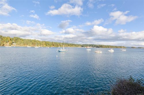 9-111 Fulford-Ganges Rd, Salt Spring, BC, V8K2T9 | Card Image