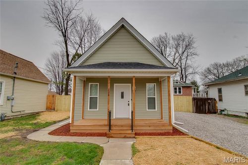 236 W Delmar Ave, Godfrey, IL, 62035-3305 | Card Image