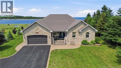 51 Bayshore Dr, House with 2 bedrooms, 2 bathrooms and null parking in Bathurst NB | Card Image