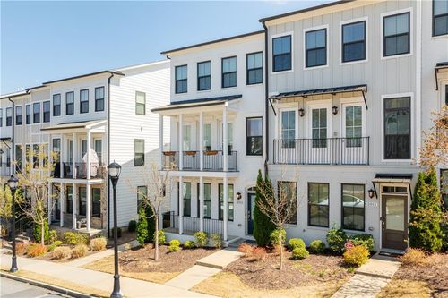 2013 Rockledge Rd Ne, Atlanta, GA, 30324-4122 | Card Image