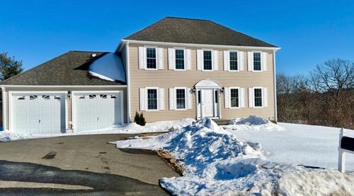 8 Vista Cir, Rutland, MA, 01543-1457 | Card Image
