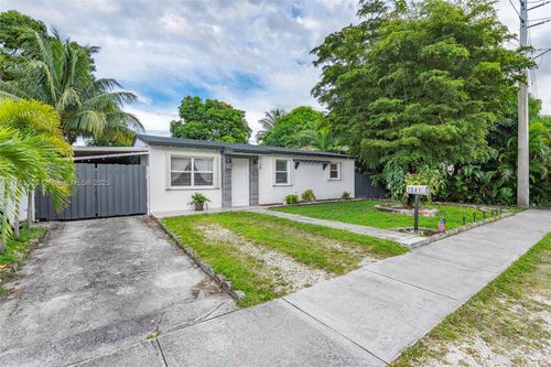 1541 N 72nd Ave, Hollywood, FL, 33024-5403 | Card Image