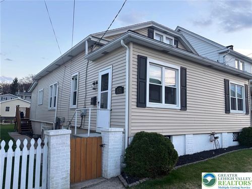 137 E Walter St, SUMMIT HILL, PA, 18250-1518 | Card Image