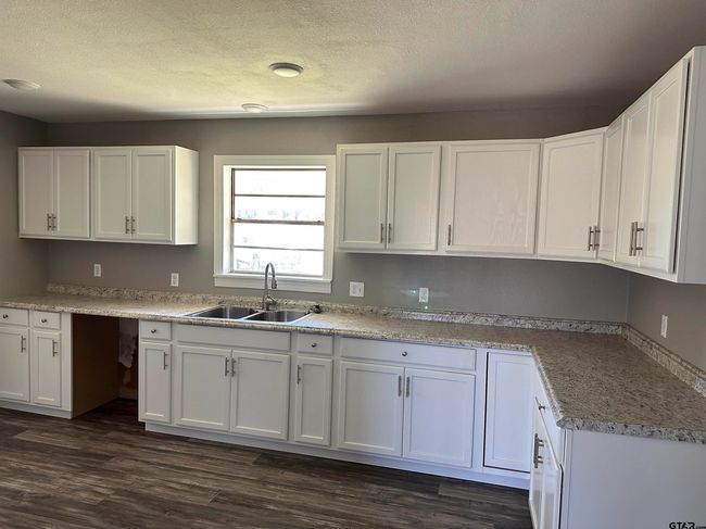 6890 State Highway 294 W, House other with 3 bedrooms, 2 bathrooms and null parking in Alto TX | Image 4
