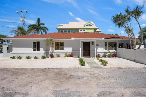 118 9th St N, BRADENTON BEACH, FL, 34217-3314 | Card Image