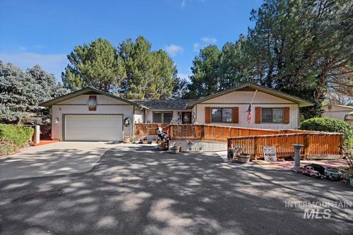215 Willow Ln, Hagerman, ID, 83332-5434 | Card Image