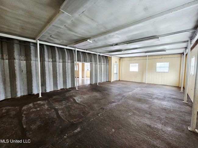 Side room | Image 8