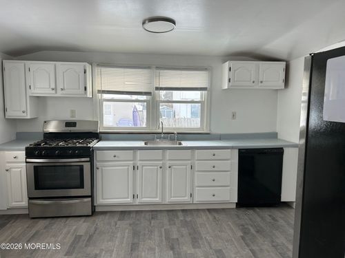 276 Linden Ave, North Middletown, NJ, 07748-5534 | Card Image