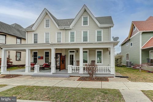 421 Main St, CLAYTON, DE, 19938-7704 | Card Image