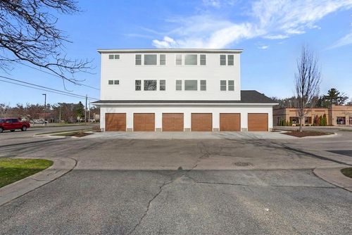 1109 Carver St, Traverse City, MI, 49686-4306 | Card Image