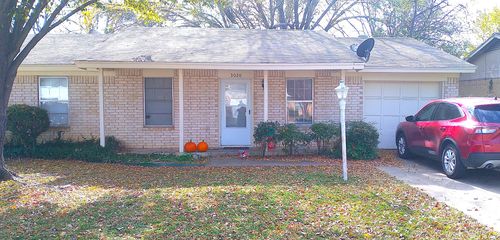 3020 Montclair Pl, Denton, TX, 76209-4824 | Card Image