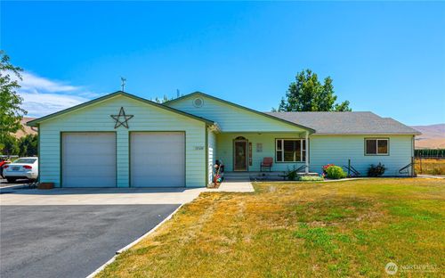 157209 W North River Rd, Prosser, WA, 99350-8802 | Card Image