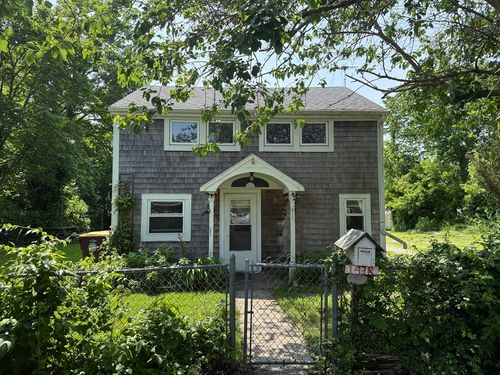 143 S Main St, Acushnet, MA, 02743 | Card Image