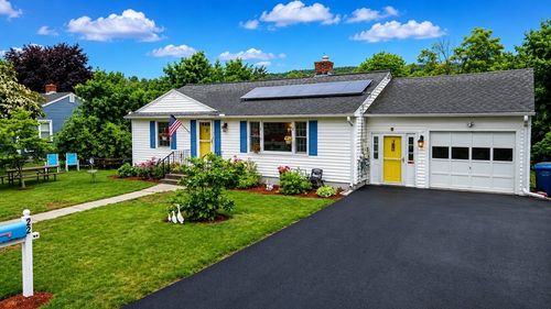 22 Woodside Ave, Leominster, MA, 01453-3955 | Card Image