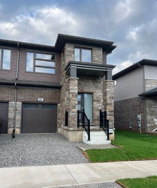 97 Acacia Rd, Fonthill, ON, L0S1E6 | Card Image