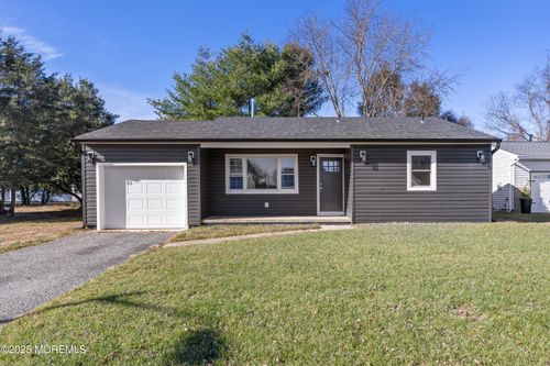 18 Bolingbroke Dr, TOMS RIVER, NJ, 08757-4329 | Card Image