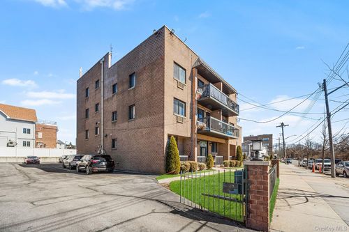 3c-9711 N Conduit Ave, Ozone Park, NY, 11417-3000 | Card Image