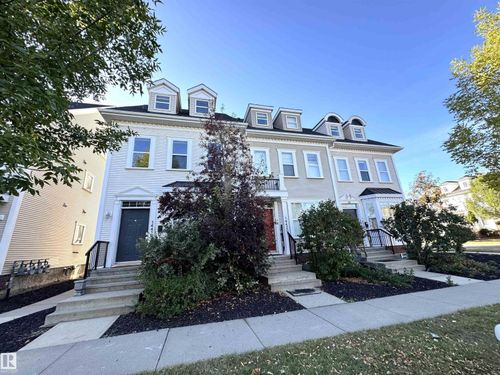 {{alt}} | Card Image