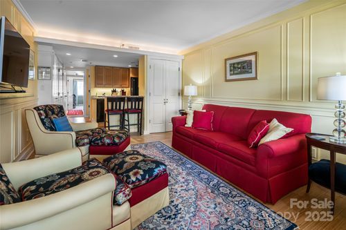 apt-w203-37 Hiawassee St, Asheville, NC, 28801-7723 | Card Image