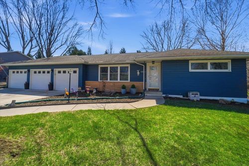 1924 Timberledge Drive, Cedar Falls, IA, 50613 | Card Image