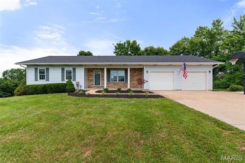 599 Ridgefield Dr, Pacific, MO, 63069-5805 | Card Image