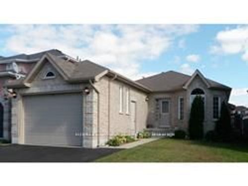 126 Raymond Cres, Barrie, ON, L4N0V7 | Card Image