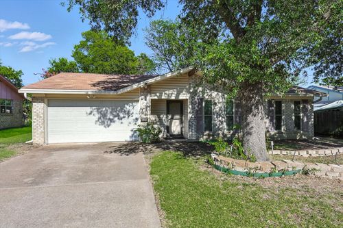 325 Hastings Dr, Cedar Hill, TX, 75104-2720 | Card Image