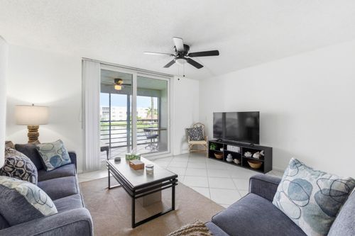 202-1024 Se 5th Avenue, Dania Beach, FL, 33004 | Card Image
