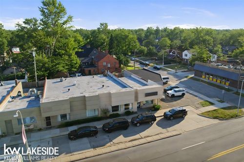 17006 Mack Ave, Grosse Pointe Park, MI, 48230-6223 | Card Image