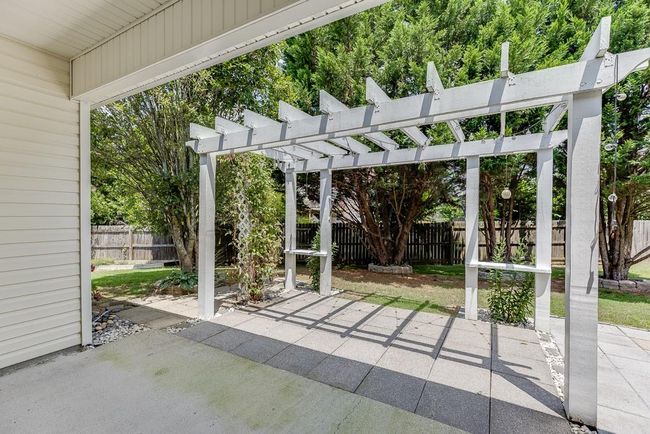 2464 Laurelfield Dr, House other with 3 bedrooms, 2 bathrooms and null parking in Grayson GA | Image 34