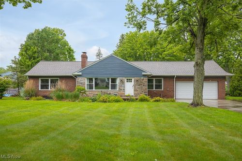 2611 E Pleasant Valley Rd, Seven Hills, OH, 44131-5141 | Card Image