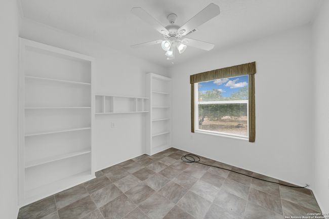 6 River Bluff Dr, House other with 4 bedrooms, 3 bathrooms and null parking in Lytle TX | Image 17