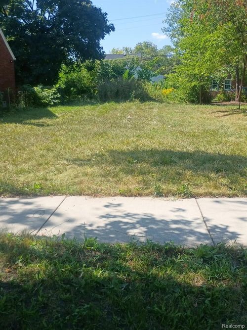4007 Chatsworth St, Detroit, MI, 48224-3488 | Card Image