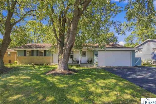 4725 Winnetka Ave N, New Hope, MN, 55428-4527 | Card Image