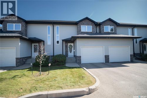20-547 E Hampton Blvd, Saskatoon, SK, S7R0H8 | Card Image