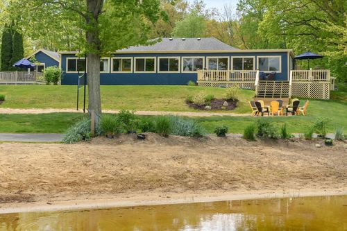 8763 Lakeshore Dr, Grand Junction, MI, 49056 | Card Image