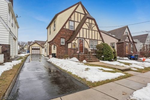 32 Fairview Pl, Belleville, NJ, 07109-1726 | Card Image