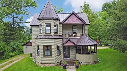 555 Pine Ave, Hillsboro, WI, 54634-9000 | Card Image