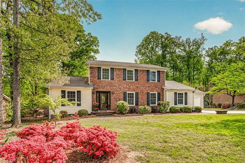 3903 Oakcliffe Rd, Greensboro, NC, 27406-8666 | Card Image