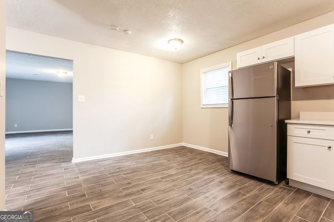 8621 Chestnut Ln, House other with 3 bedrooms, 2 bathrooms and null parking in Lithia Springs GA | Image 6