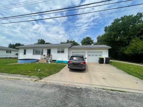 219 S Clinton St, Pittsfield, IL, 62363-1742 | Card Image