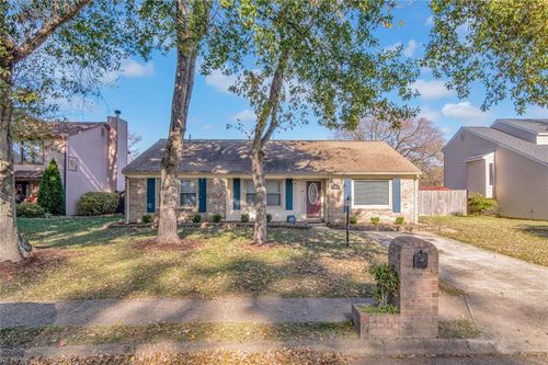 4 Overlook Ct, Hampton, VA, 23669-1057 | Card Image