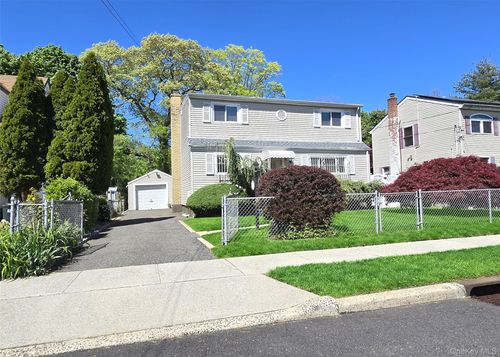 597 Woodland Drive, Hempstead, NY, 11550 | Card Image