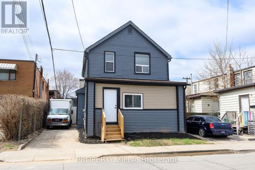 31 Greenaway Ave Avenue, Hamilton (Gibson), ON, L8C6C3 | Card Image