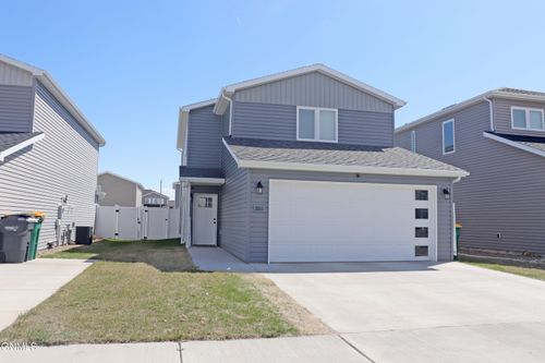 3515 Amity Cir Se, Mandan, ND, 58554-6441 | Card Image