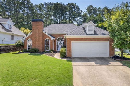 180 Glen Holly Dr, Roswell, GA, 30076-4422 | Card Image
