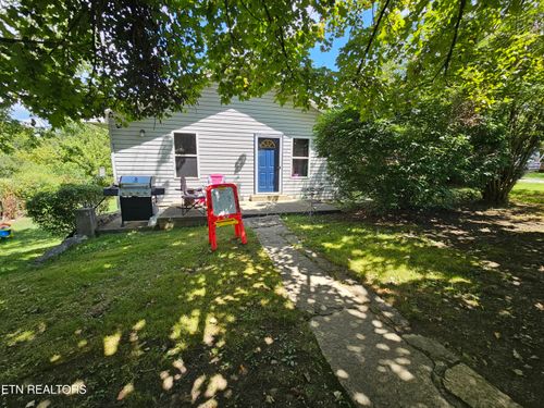 201 Ben Lawson Dr, Pennington Gap, VA, 24277-7619 | Card Image