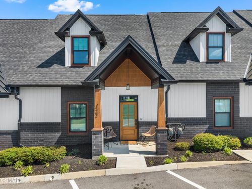 422 Fleeta Williams Way, Sevierville, TN, 37862-2417 | Card Image